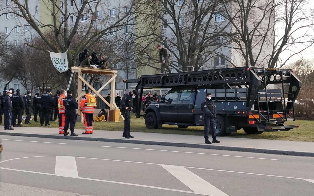 Presse-Update: Stadtstraße: Polizei räumt LobauBleibt-Aktion gegen Baumrodung